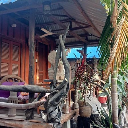 Kakrona Pouk Homestay Сиемрип Экстерьер фото